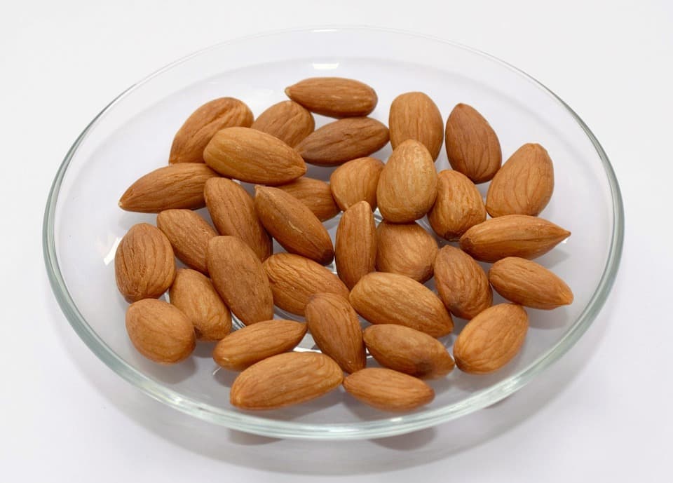 تصویر 1 از خرید مغز بادام مامایی خام با کیفیت + قیمت عالی